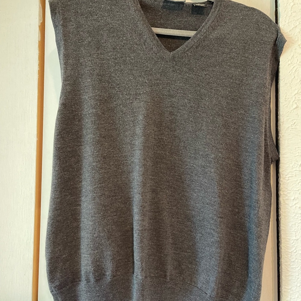 Joseph A Bank Gray V-Neck Men's Sweater Vest